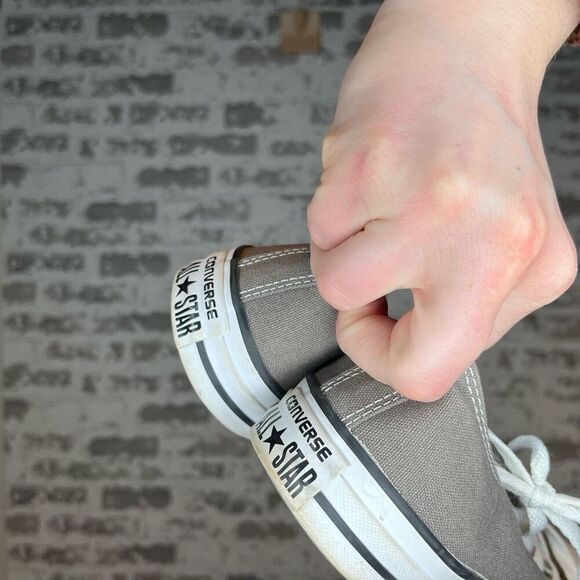 Converse | unisex gray lace up sneaker flats - Picture 5 of 8